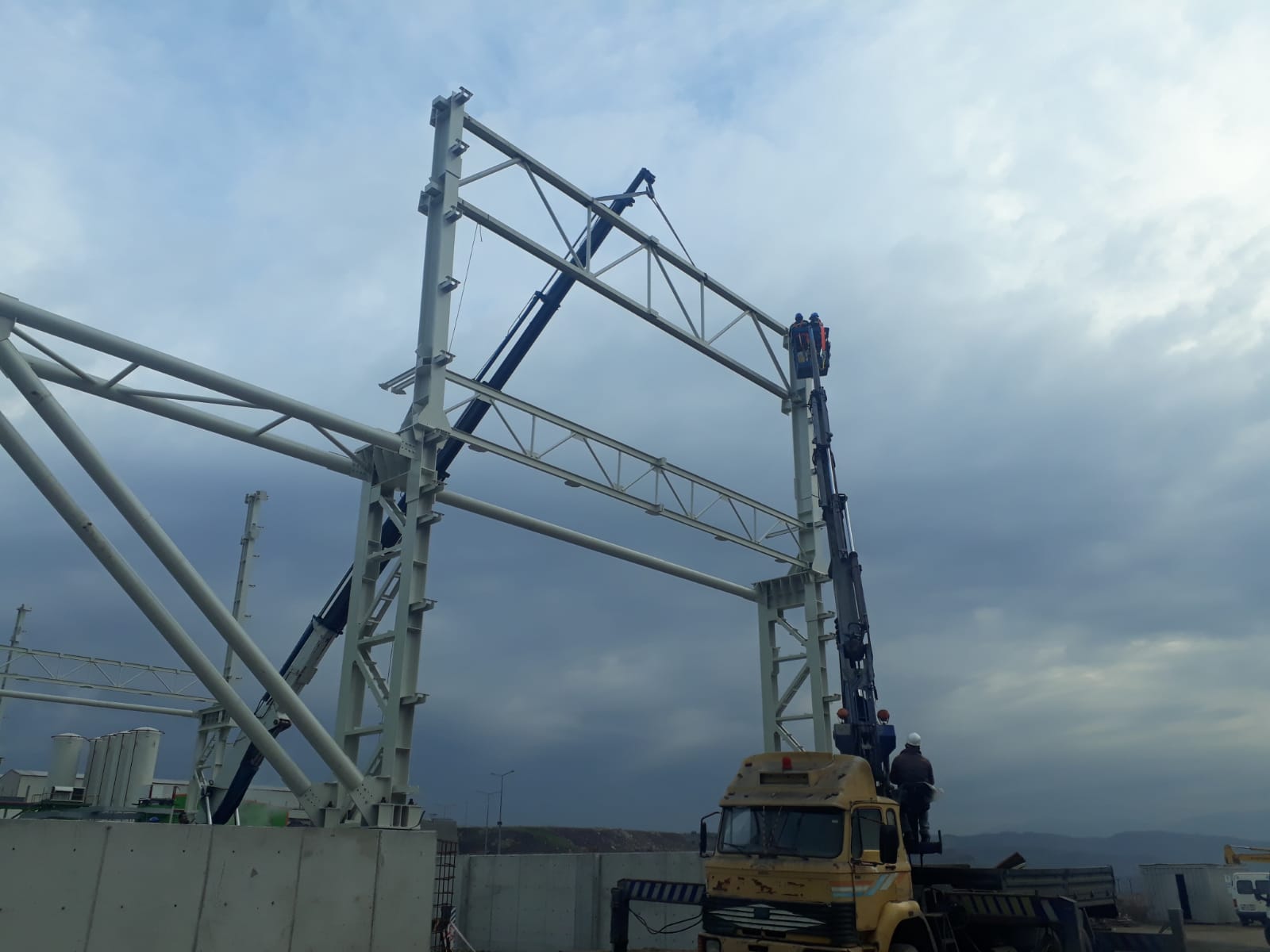 TOSYALITOYO 300 Ton